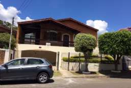Casa  venda  em Atibaia/SP - Centro REF:CO1780
