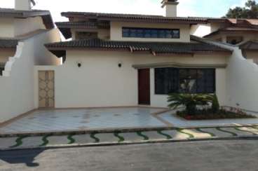 Casa em Condom�nio/loteamento Fechado em Atibaia/SP  Jardim Siriema REF: C2187