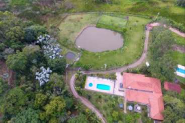 Grange em Bom Jesus dos Perdoes/SP  Mascate REF: SI1943