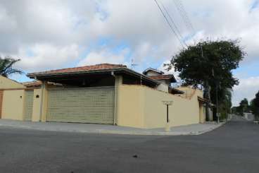 Casa em Atibaia/SP  Jardim Ipe REF: C2075