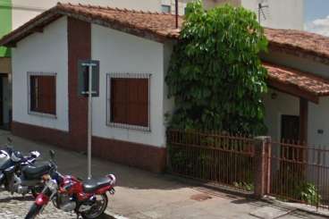 Casa em Atibaia/SP  Centro REF: C2095